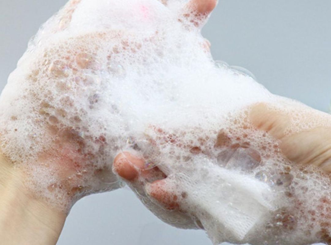 Nồng độ surfactant quyết định độ bền và kích thước của bọt xà phòng