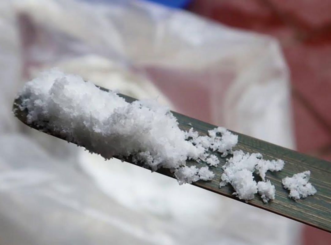 Axit flohydric là hóa chất hiếm hoi có khả năng ăn mòn thủy tinh