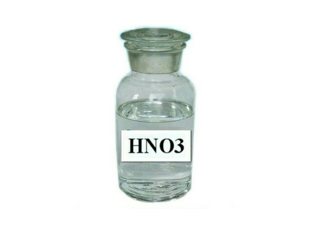 Axit Nitric HNO3 oxy hóa mạnh gây ăn mòn kim loại nguy hiểm