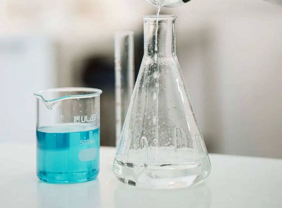 Hóa chất làm mềm nước cứng giúp giảm canxi magie hiệu quả