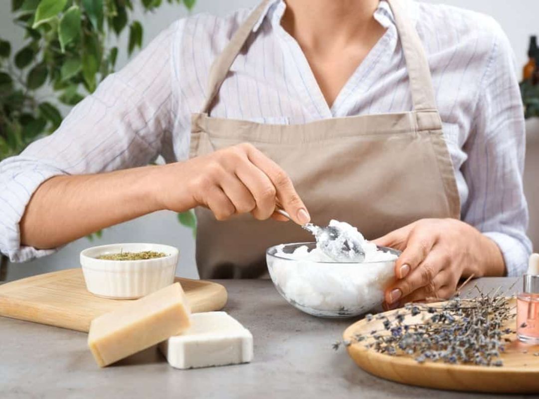 Hướng dẫn chi tiết cách làm xà phòng bằng NaOH an toàn và chuyên nghiệp