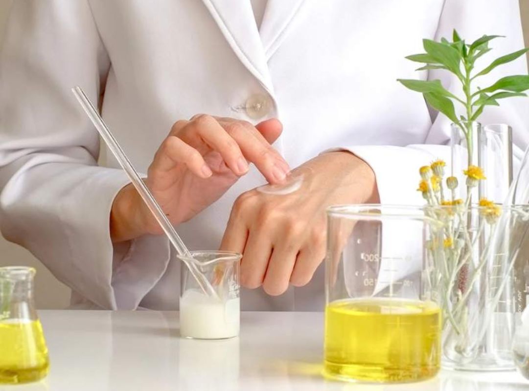 Các chất nhũ hóa trong mỹ phẩm và vai trò trong việc ổn định sản phẩm