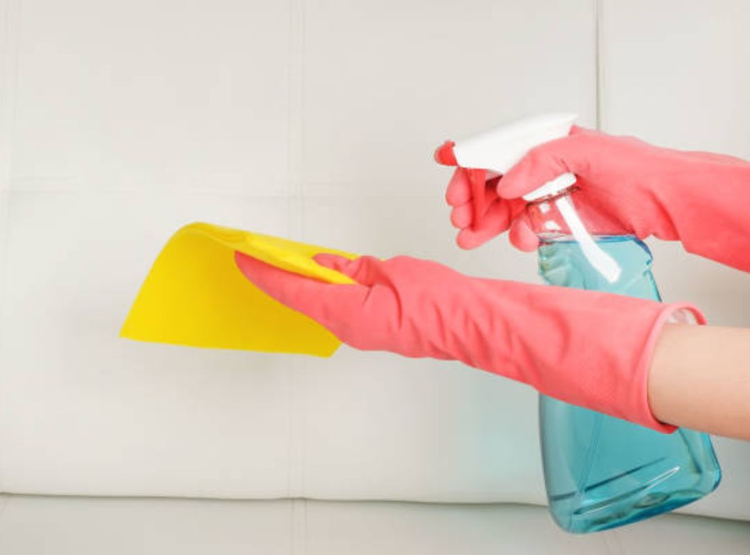 Cách tẩy trắng gạch nhà vệ sinh sạch nhanh hiệu quả