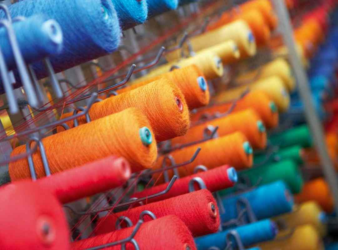 Hóa chất tẩy giúp làm sạch sợi vải, loại bỏ hoàn toàn tạp chất bám