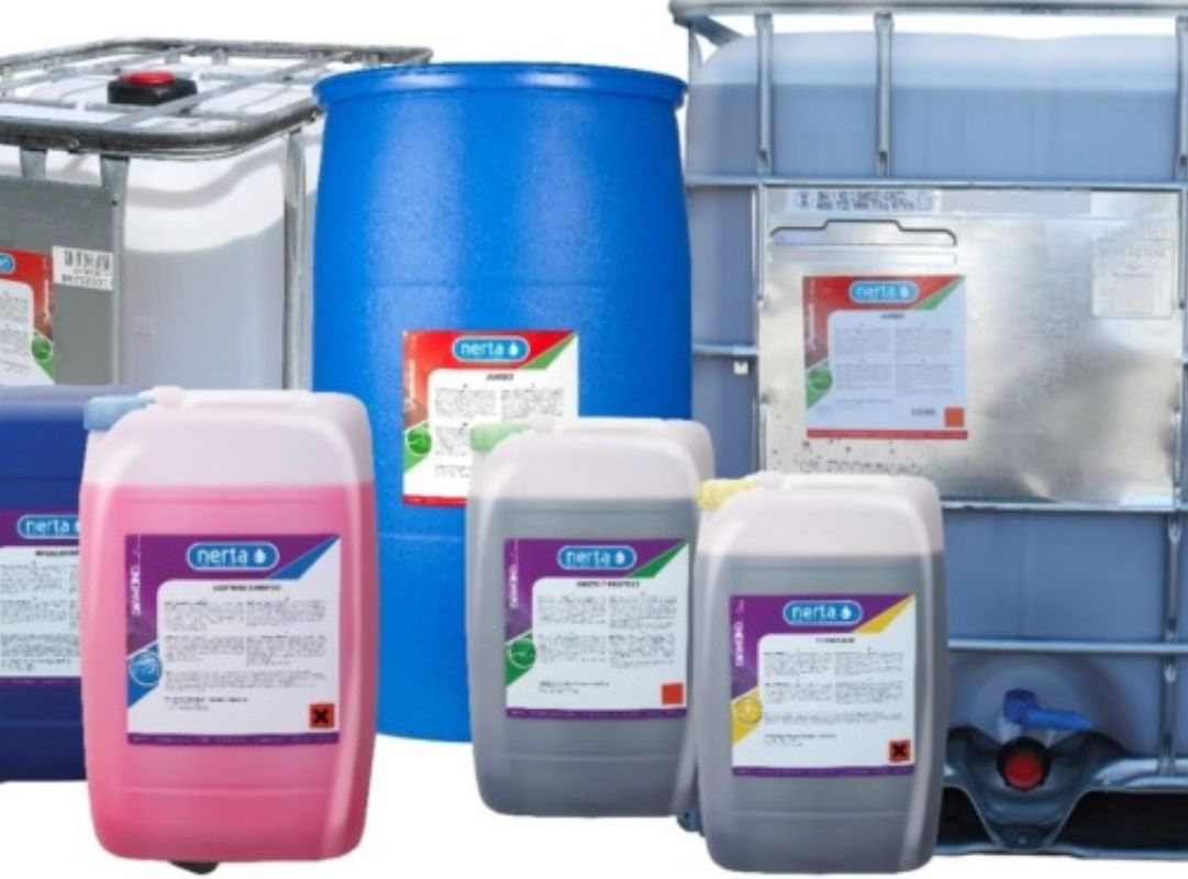 Hóa chất tẩy rửa dầu mỡ giúp làm sạch hiệu quả trong sản xuất và nhà xưởng