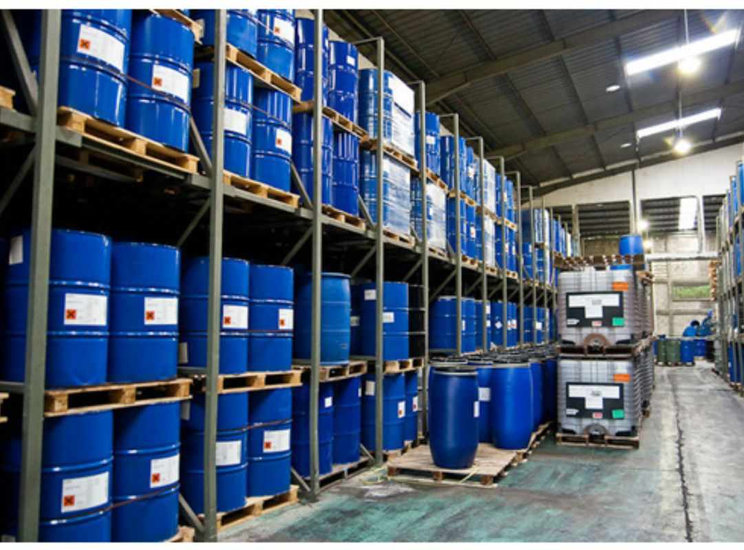 Hoá chất xử lý bột giấy giúp tách sợi cellulose và loại bỏ tạp chất