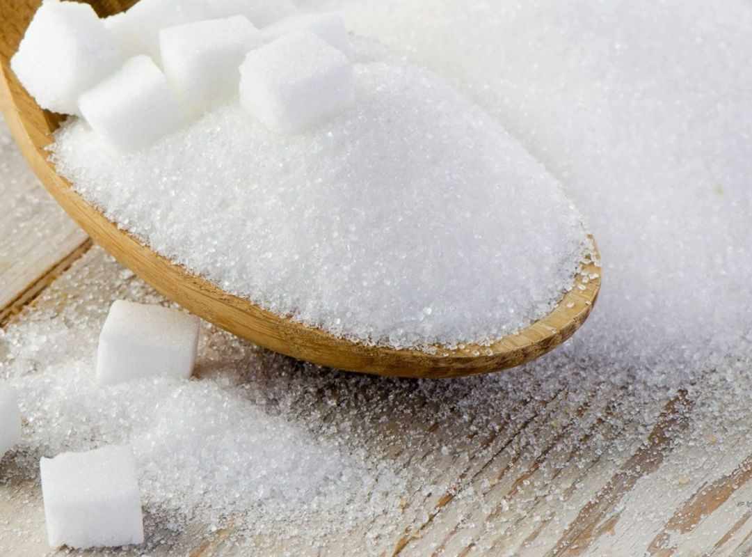 Chất khử màu giúp loại bỏ tạp chất trong sản xuất đường tinh luyện