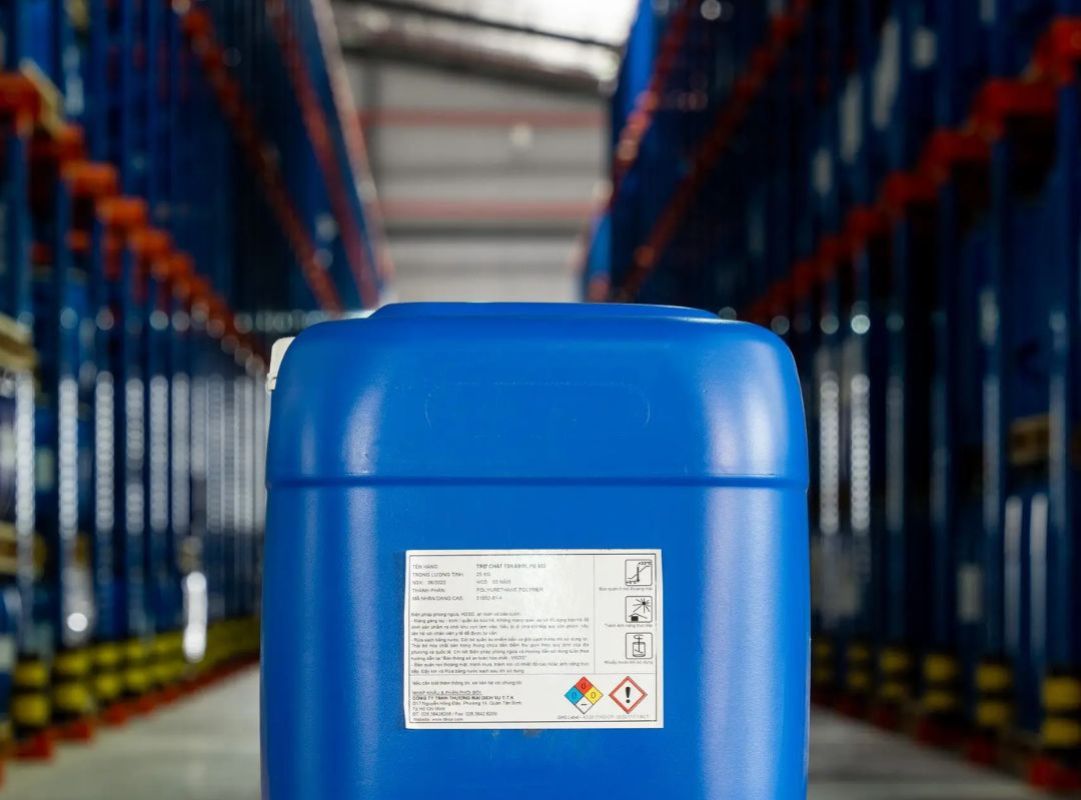 Chất làm đặc giúp sơn nước có độ sệt phù hợp khi thi công