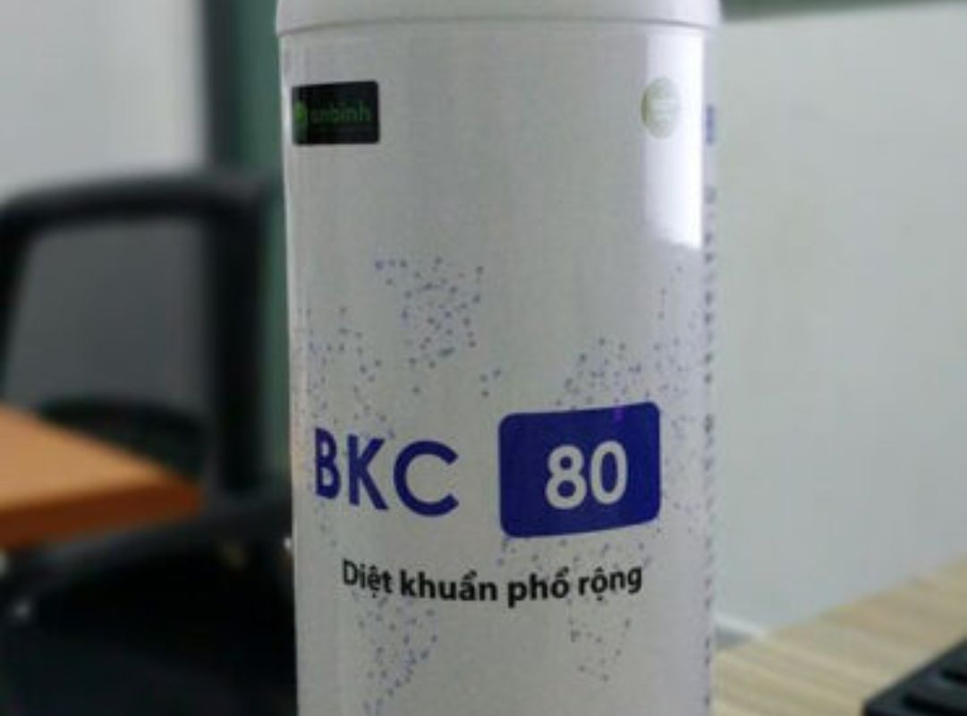 Hóa chất khử trùng đảm bảo môi trường nước sạch cho tôm cá phát triển