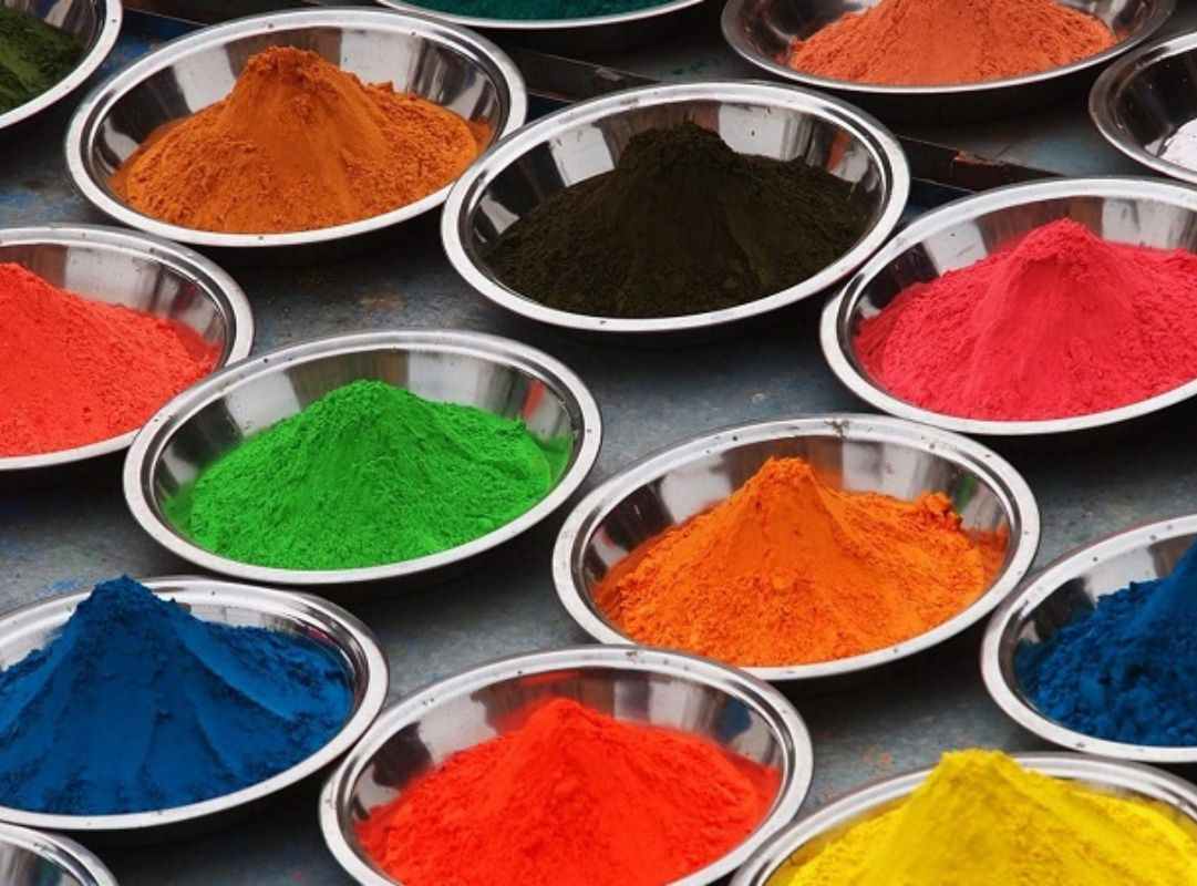 Màu mỹ phẩm được kiểm soát chặt chẽ để đảm bảo an toàn da