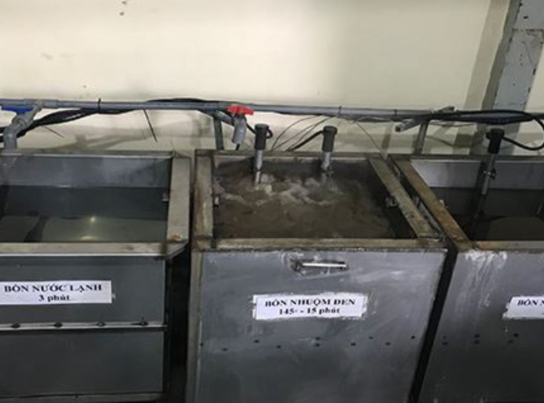 Nhuộm đen nhôm giúp bảo vệ bề mặt và tăng độ bền sản phẩm