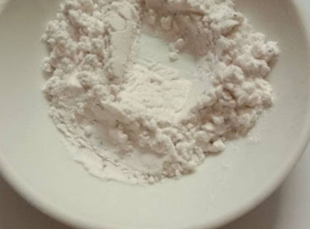 Thành phần làm đặc giúp sơn bám đều và hạn chế chảy nhỏ giọt